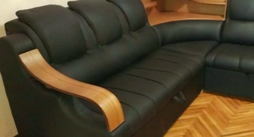 Перетяжка кожаного дивана. Советская Гавань